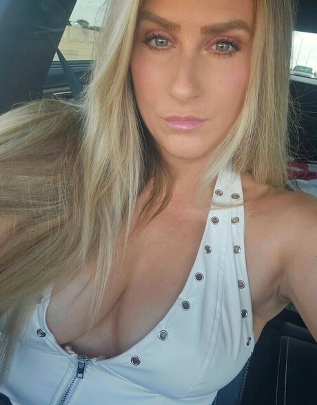 Alaston vuotanut OnlyFans-kuva Jenna Mane
