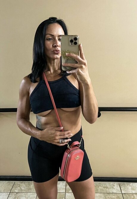 Naken läckt OnlyFans-bild av Ashley Egerton