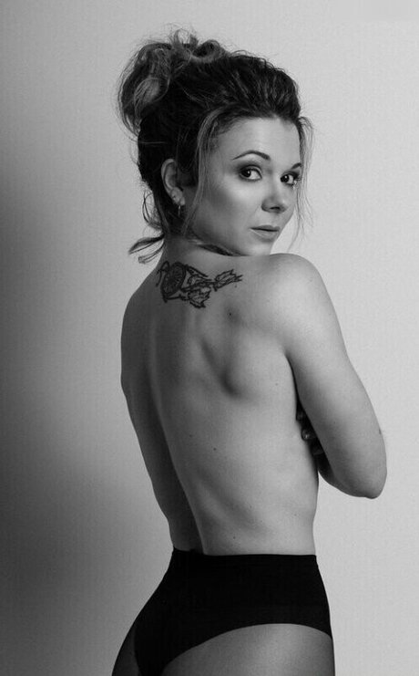 Alaston vuotanut OnlyFans-kuva Juju Fitcats