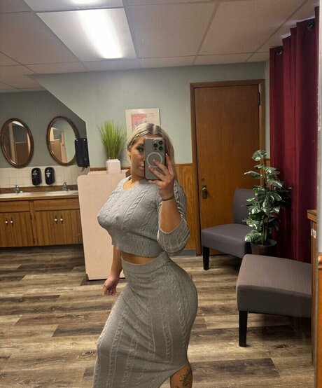 Naken läckt OnlyFans-bild av Ivy Malibu