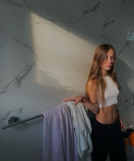 Naken läckt OnlyFans-bild av Mickey Klein