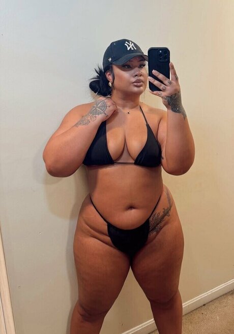 Обнаженная фотография утечки OnlyFans от Taytodayy
