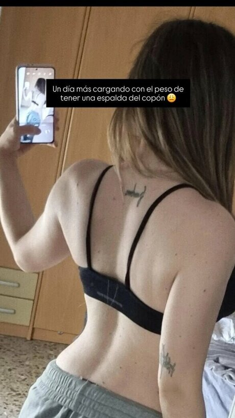 Naakte gelekte OnlyFans-foto van Sugussusana