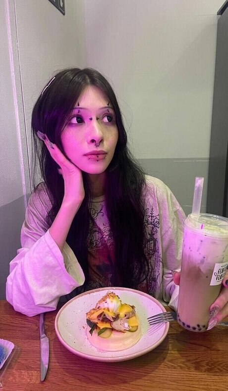 Naken läckt OnlyFans-bild av Urshadowangel