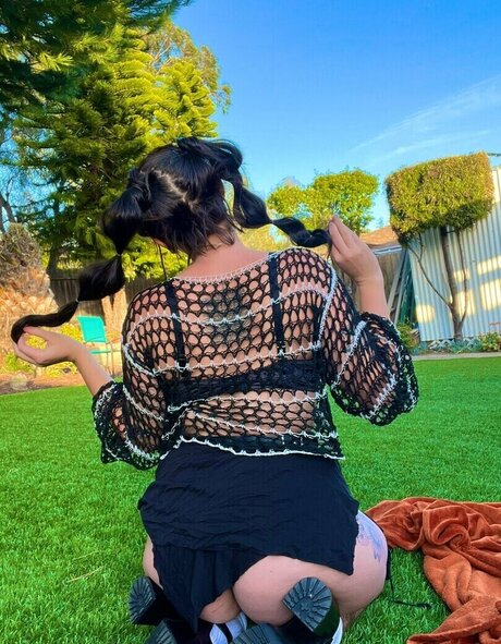 Naken läckt OnlyFans-bild av Sunny Sunrays