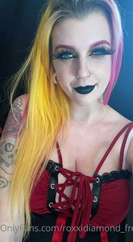 Naken läckt OnlyFans-bild av Roxxidiamondfree