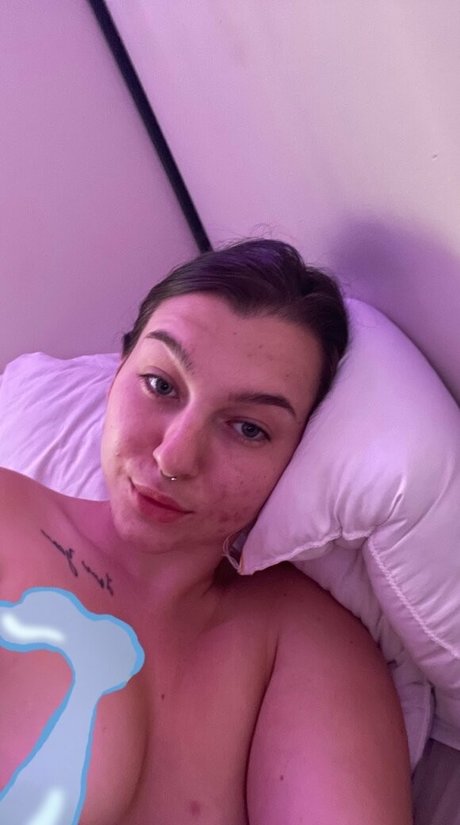 Nøgent lækket OnlyFans-billede af Maggierayelle