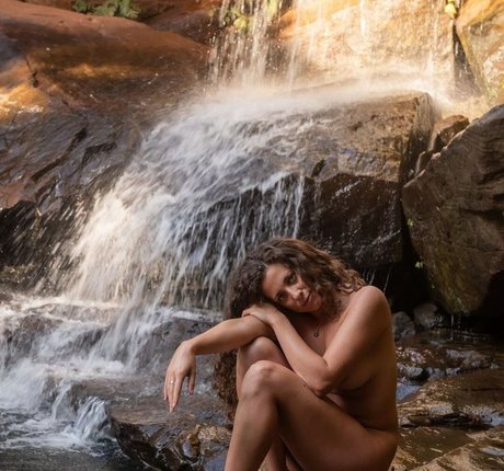 Naken lekkede OnlyFans-bilde av Bella Fiore