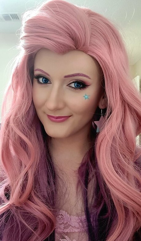 Lindsaylovecosplay