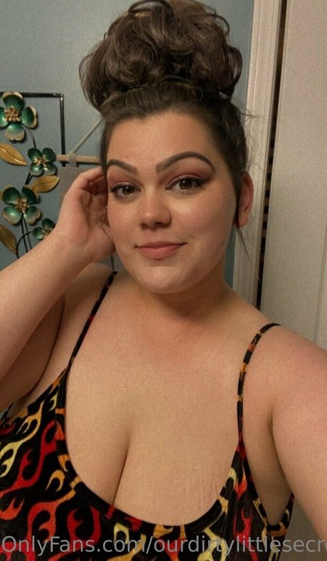 Naken lekkede OnlyFans-bilde av Ourdirtylittlesecret96