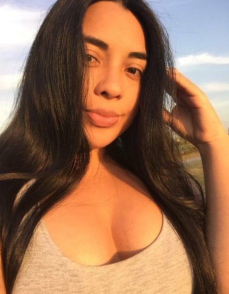 Naken lekkede OnlyFans-bilde av Emotionalemon