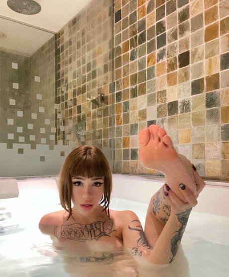 Alasti lekkinud OnlyFans-i pilt Lolabuny18