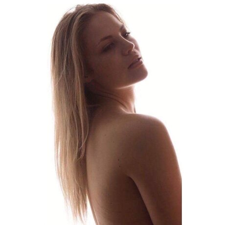 Naken läckt OnlyFans-bild av Ela Rivers