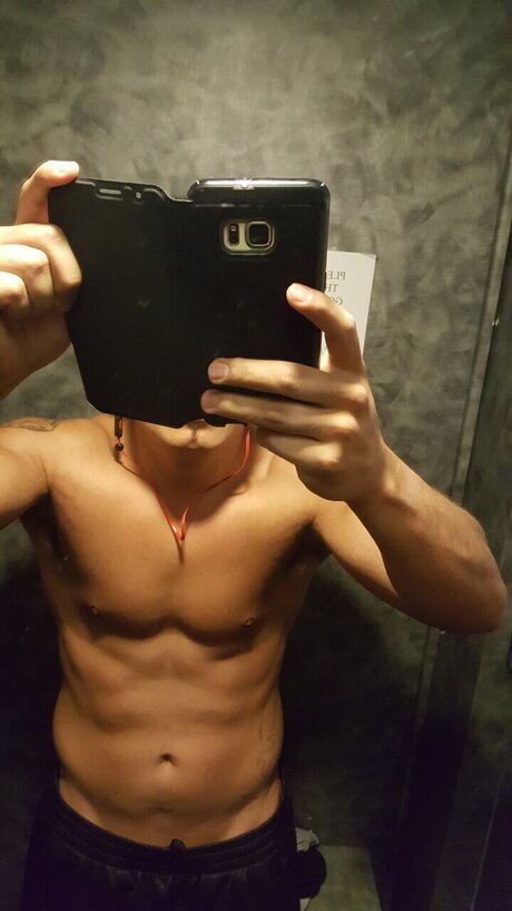Foto desnuda filtrada de OnlyFans de Tribalfit24