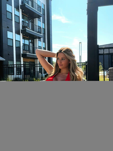 Alaston vuotanut OnlyFans-kuva May