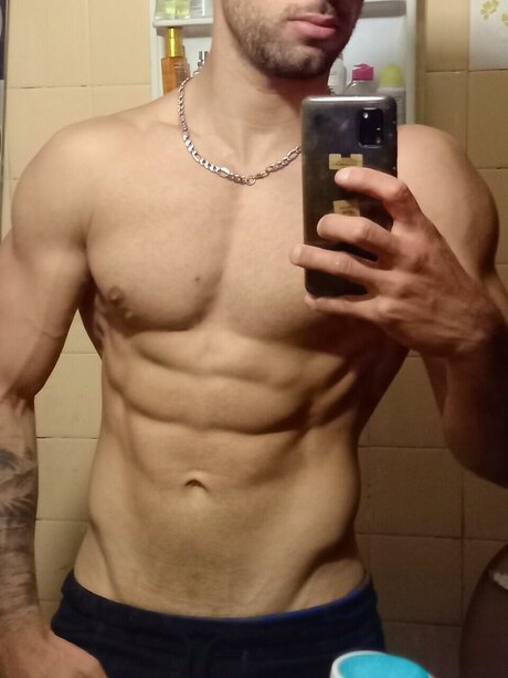 Naken läckt OnlyFans-bild av Max Nafa Vip