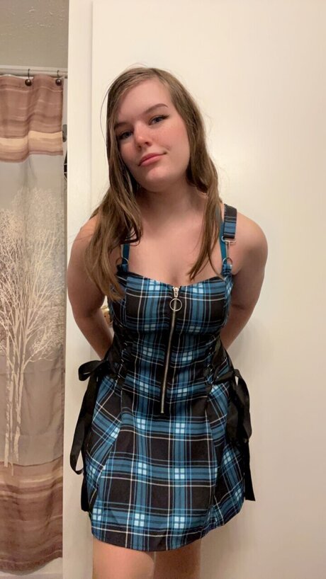 Peachy Bella
