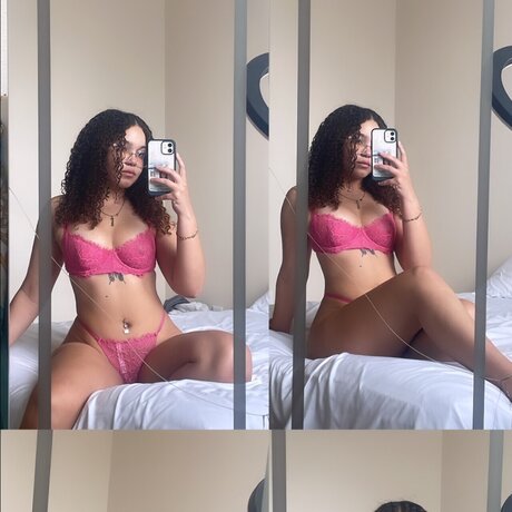 Naakte gelekte OnlyFans-foto van  Jay 