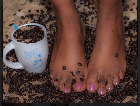 Обнаженная фотография утечки OnlyFans от Yummy Feet