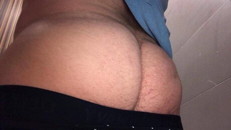 Naken läckt OnlyFans-bild av Tyler