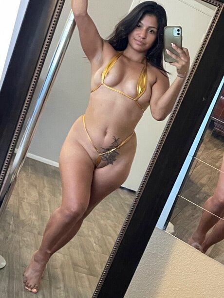 Naken läckt OnlyFans-bild av Ivy