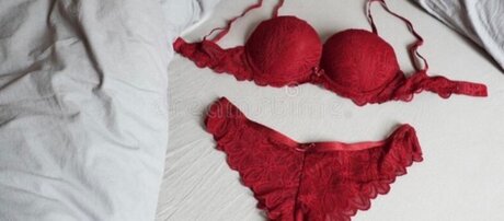Naakte gelekte OnlyFans-foto van Vic