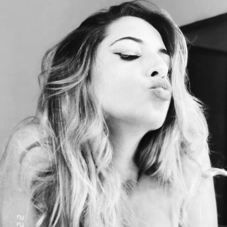 Naken läckt OnlyFans-bild av Luana Latina