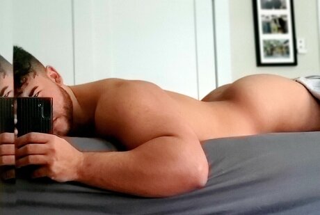 Alaston vuotanut OnlyFans-kuva Ash