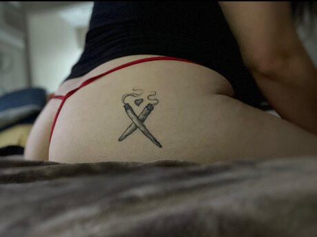 Alaston vuotanut OnlyFans-kuva Ganjamomma