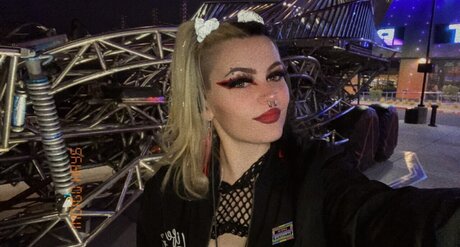 Alaston vuotanut OnlyFans-kuva Indigo Haze
