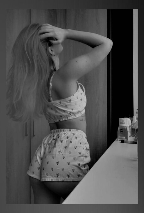 Naken läckt OnlyFans-bild av Bunny 19 Years Old
