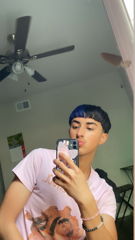 Photo nue de fuite OnlyFans de Pluto