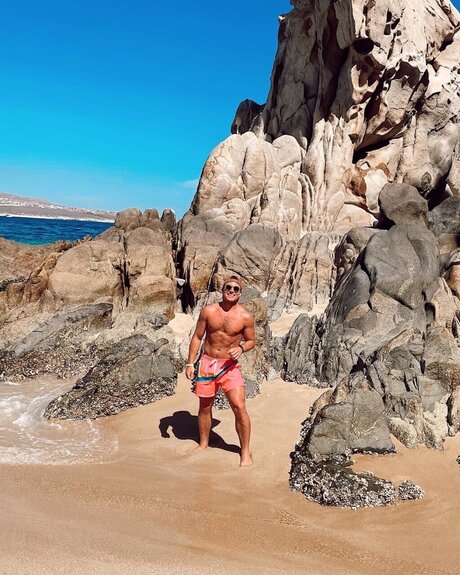 Alaston vuotanut OnlyFans-kuva Ryan Archer