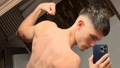 Alaston vuotanut OnlyFans-kuva Patrixio Straight 