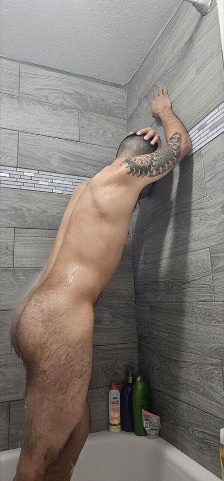 Обнаженная фотография утечки OnlyFans от B