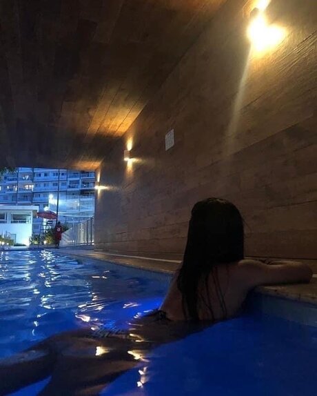 Naken läckt OnlyFans-bild av 18yo