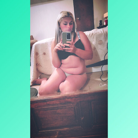 Обнаженная фотография утечки OnlyFans от  Honey 