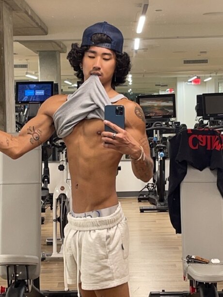 Обнаженная фотография утечки OnlyFans от Xnou