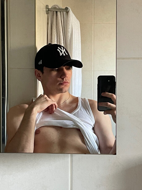 Alaston vuotanut OnlyFans-kuva Pavel Bushel