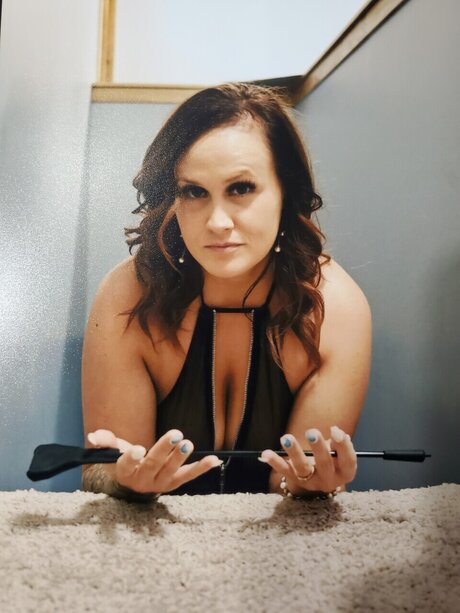 Naken läckt OnlyFans-bild av Daddys Little Slt
