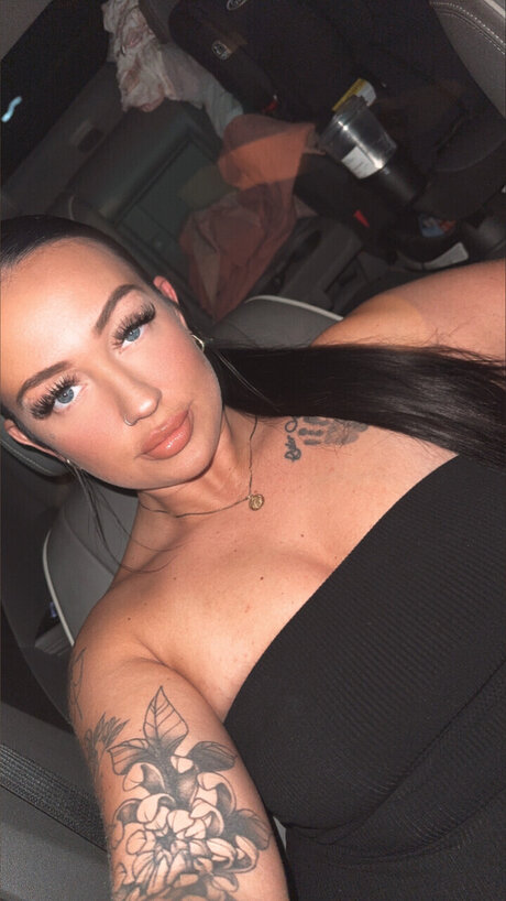Обнаженная фотография утечки OnlyFans от Lectra Rose