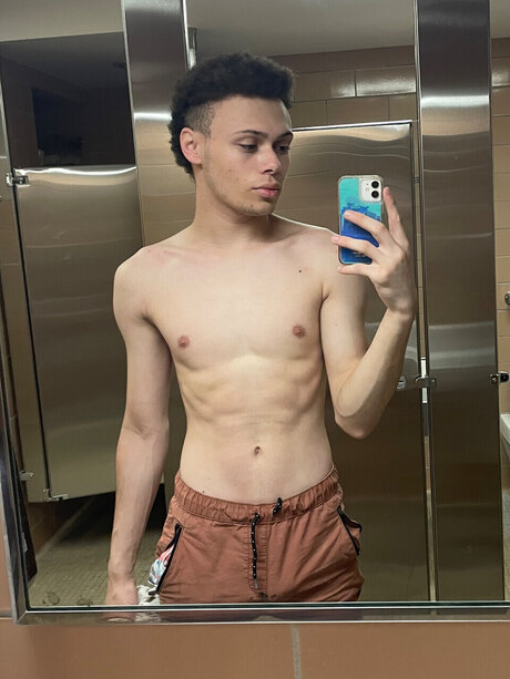 Naken läckt OnlyFans-bild av Kj Colby