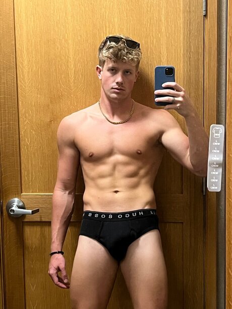 Naken läckt OnlyFans-bild av Jamezz