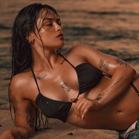 Alaston vuotanut OnlyFans-kuva Beanz