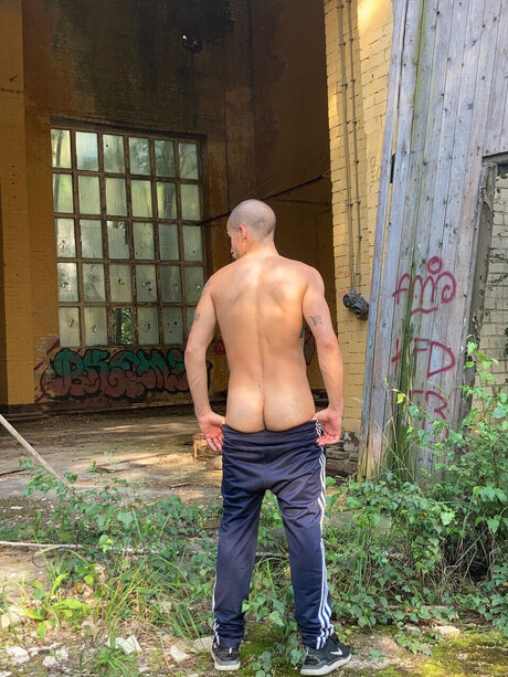 Обнаженная фотография утечки OnlyFans от Deepandrough
