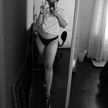 Обнаженная фотография утечки OnlyFans от Sahar15