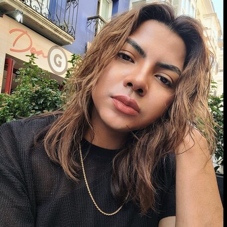 Naakte gelekte OnlyFans-foto van Lyan