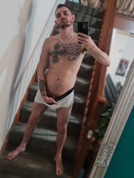 Alaston vuotanut OnlyFans-kuva Daz