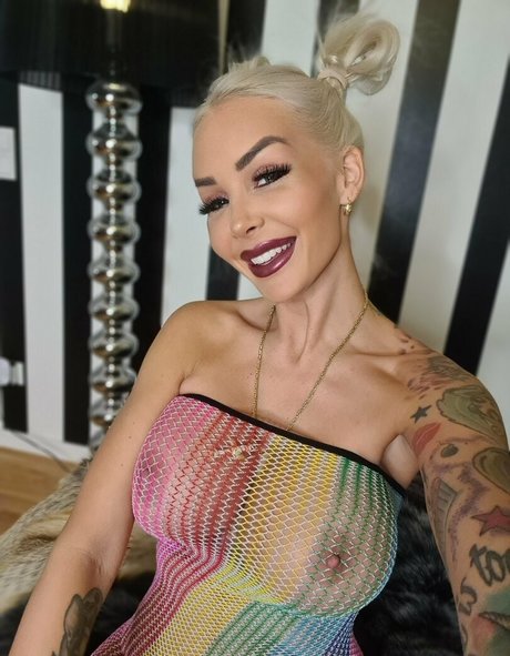 Blondiebombxxx