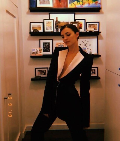 Обнаженная фотография утечки OnlyFans от Ella Hunt